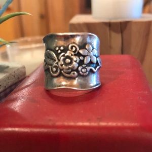 Beautiful sterling wide band ring!